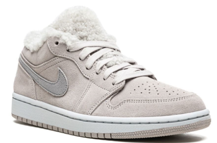 Air Jordan 1 Low SE Sherpa Fleece W