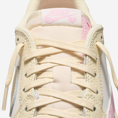 Air Jordan 1 Retro Low OG SP Travis Scott Shy Pink