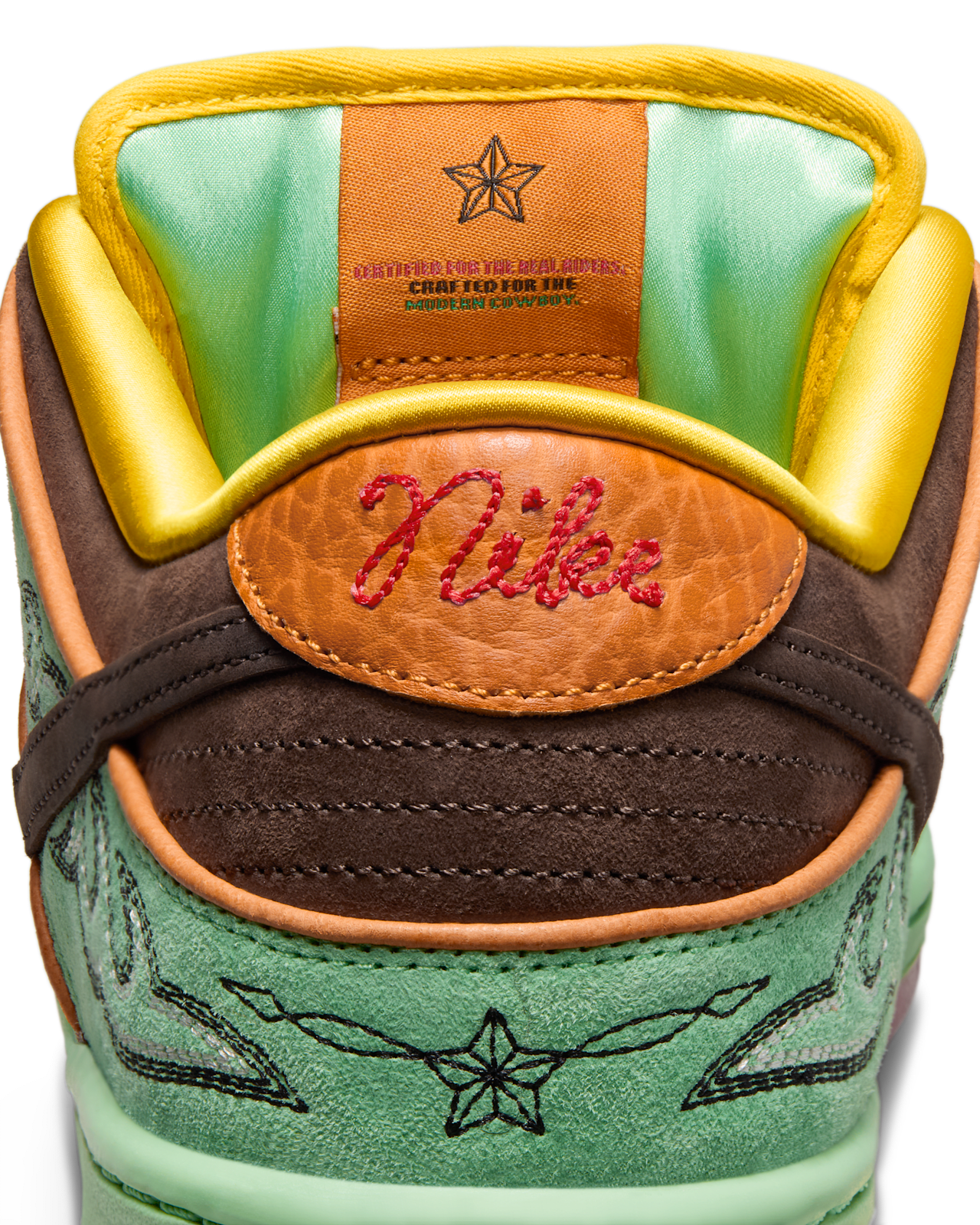 Nike SB Dunk Low Pro Tourmaline